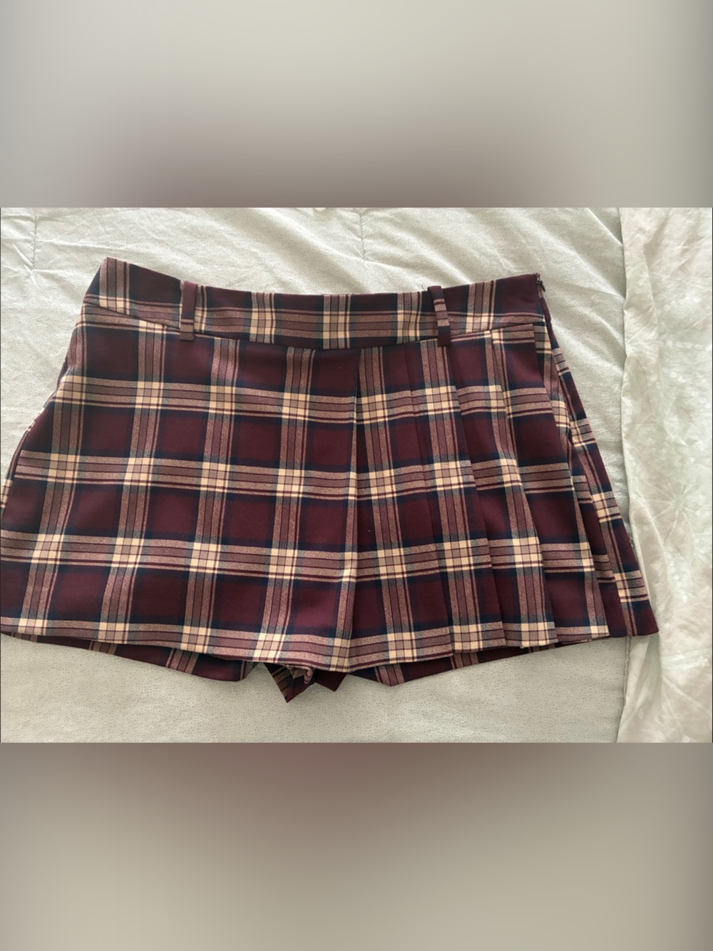 ZARA Pleated Mini Skort in Burgundy and Cream